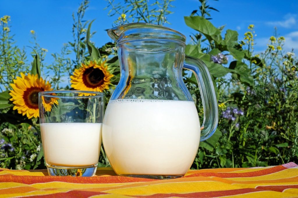Does drinking milk immediately eliminate acidity?