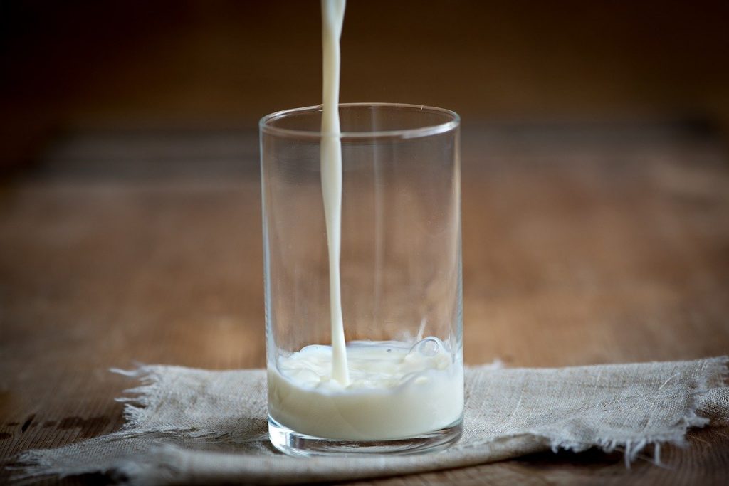 Does drinking milk immediately eliminate acidity?