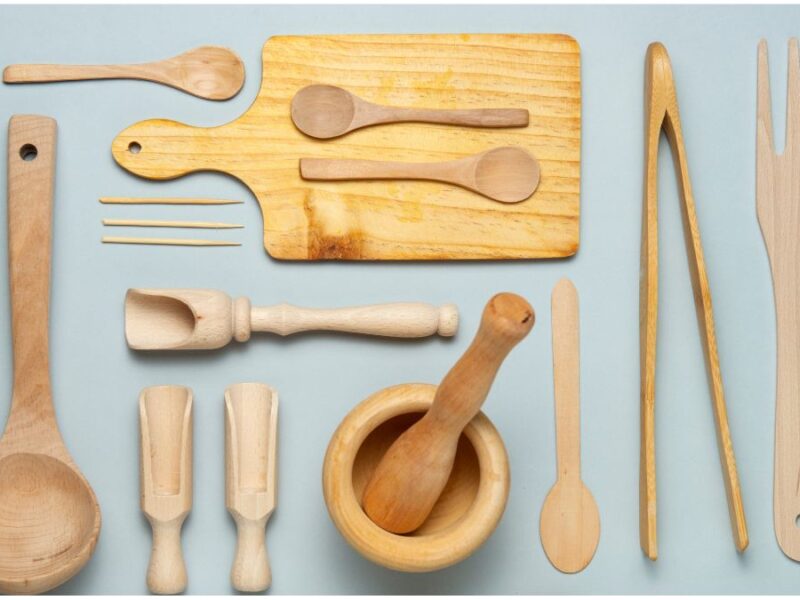 how to maintain wooden utensils